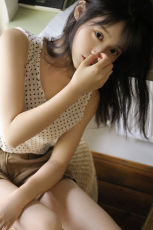 学长舌尖伸入湿嫩蜜汁小说